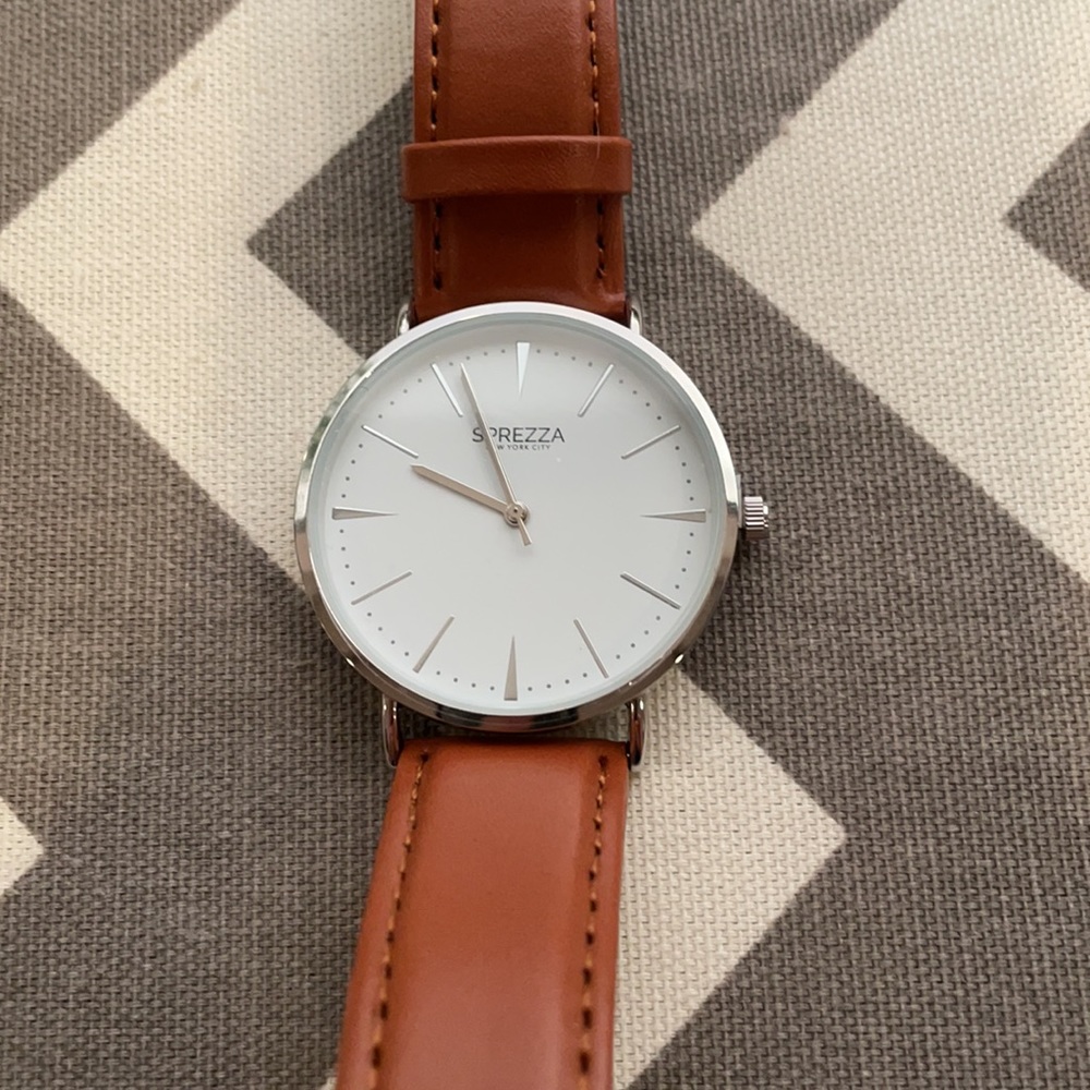 Men’s Watch - Picture 2 of 3
